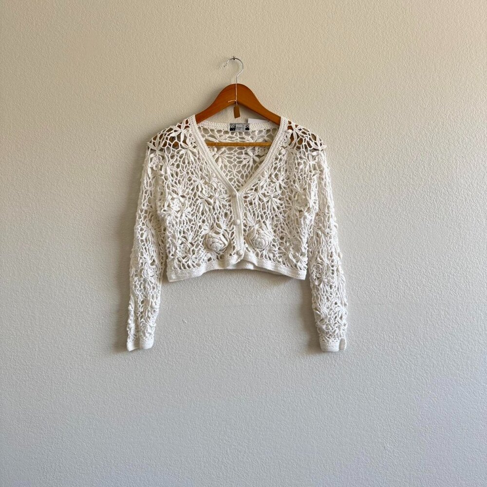 Vintage White Floral Crochet Knit Cropped Cardigan Sweater
